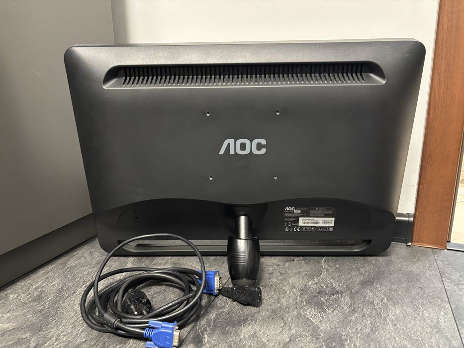 Monitor AOC LCD 50/60hz