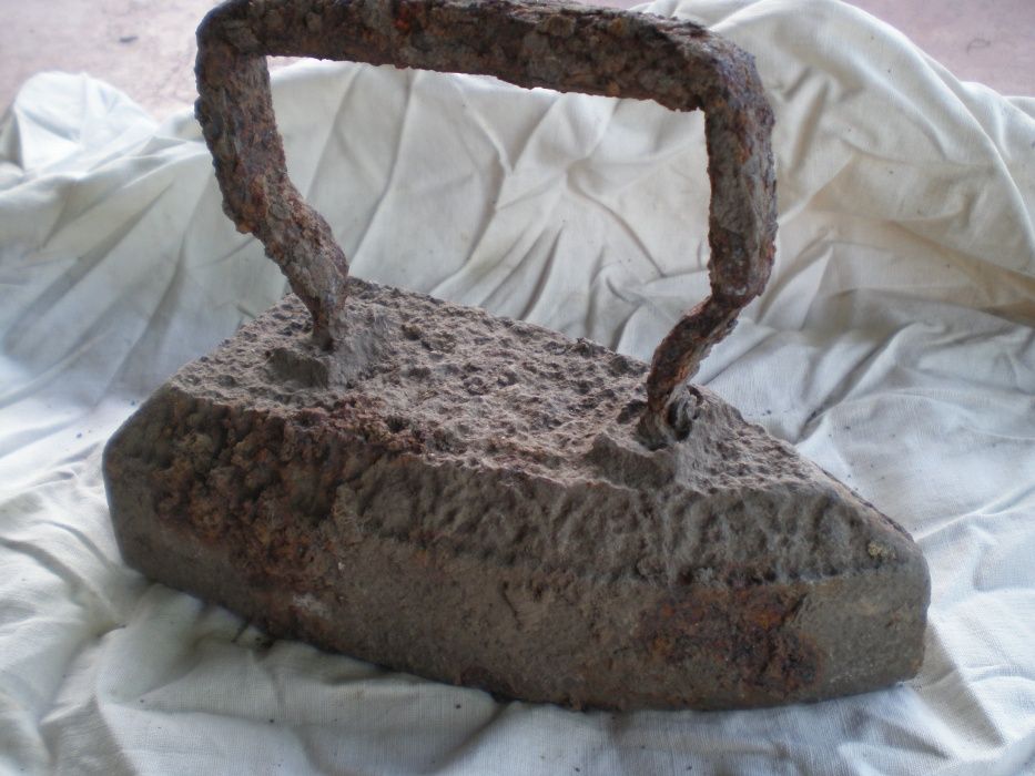 Утюг древний. Коп. 2 шт по 50 грн