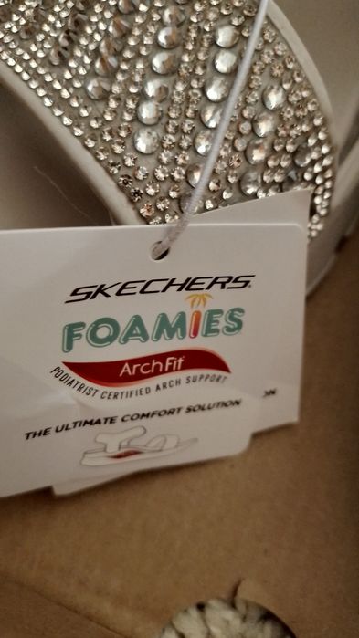 Фірмові жіночі сандалії, босоніжки sketchers з камінцями блискучі
