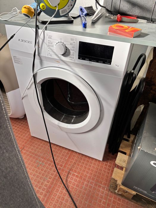 Máquina de secar roupa novinha