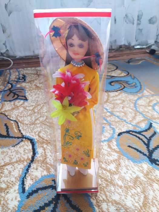 Сувенірна лялька