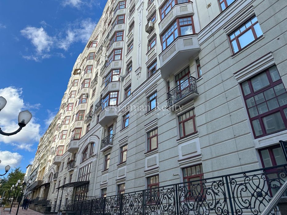 4к Квартира з видом на Софіївську площу. вул. Ірининська