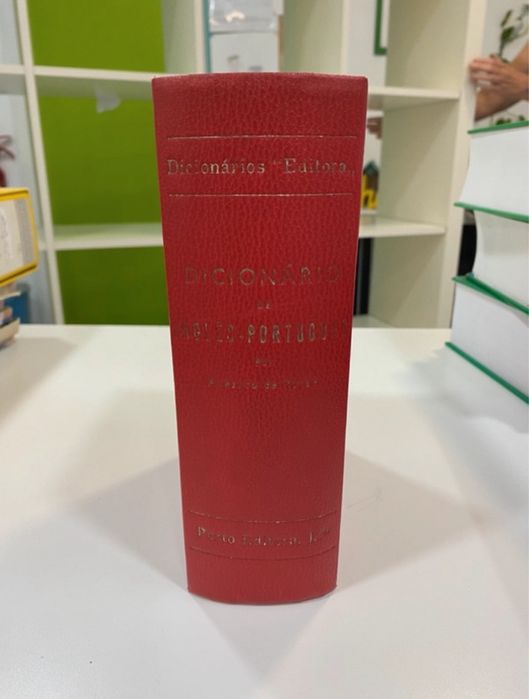 Dicionário de Inglês-Português por Armando de Morais