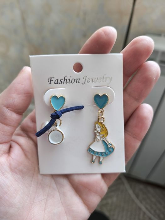 Дуже гарні, незвичні асиметричні сережки