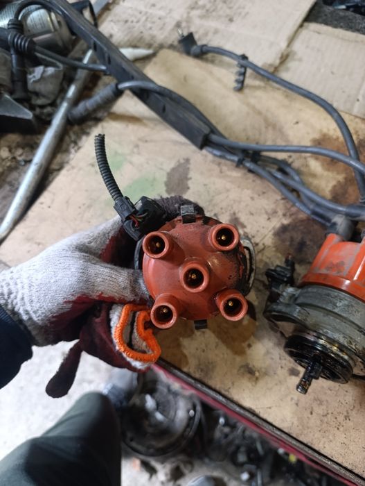 Трамблер 030 905 205 AB