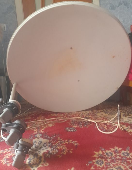 Спутниковая тарелка