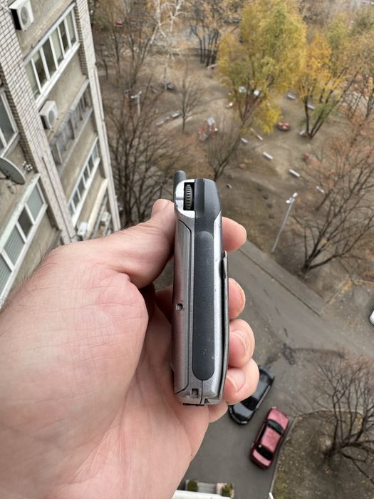 Телефон Sony CMD-Z5