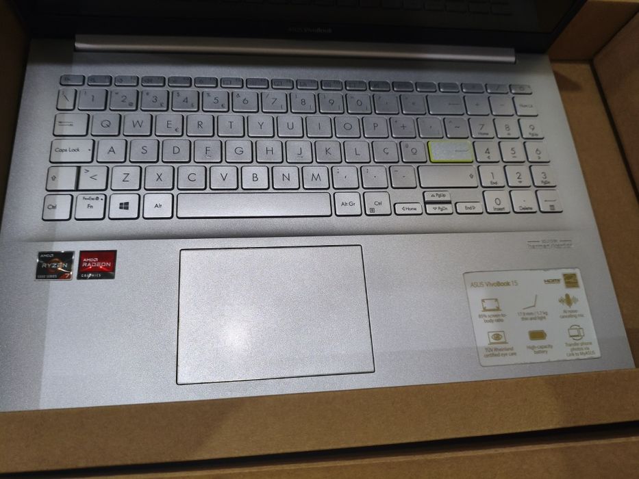 ASUS Vivo book 15 Ryzen 7 5700U, 16GB RAM, 512GB SSD, Ecrã OLED 15,6