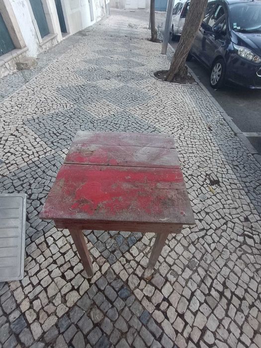 Mesa antiga de taberna, anos 40 - 50, para restauro