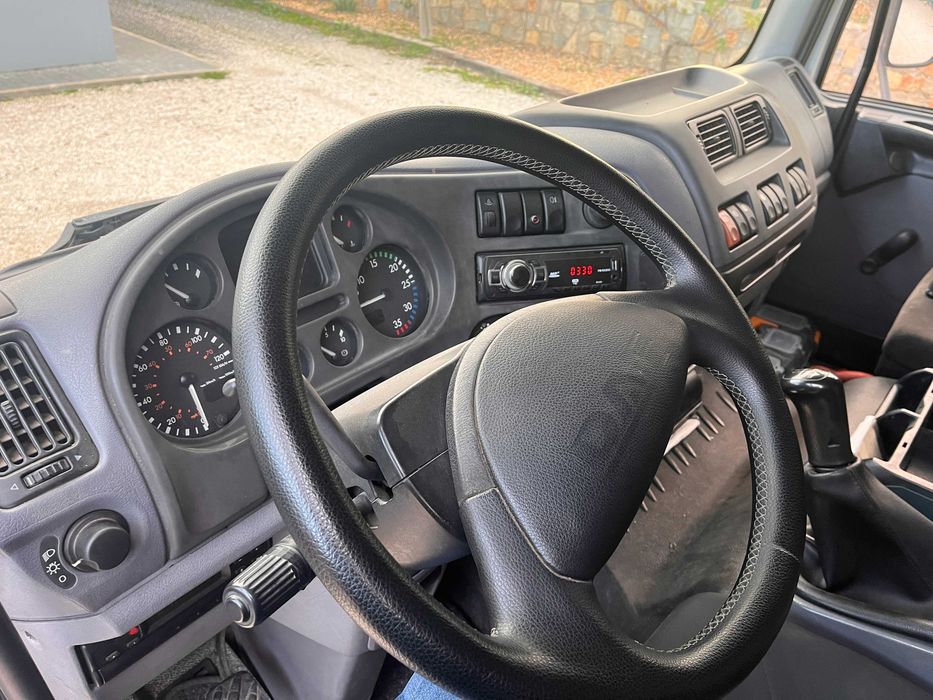 Vendo Daf 55.220 com Grua