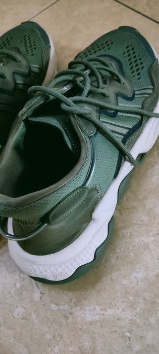 Sapatilhas Adidas OZWEEGO tamanho 44 2/3