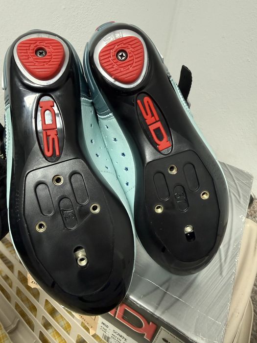 Sapatos Sidi estrada novos