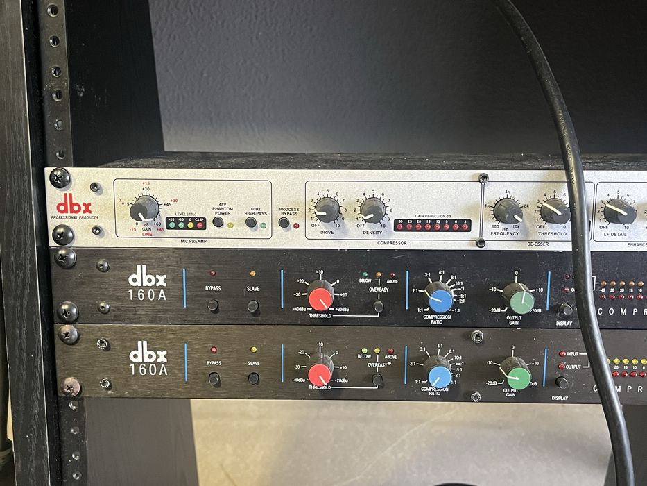 Rack de material de som