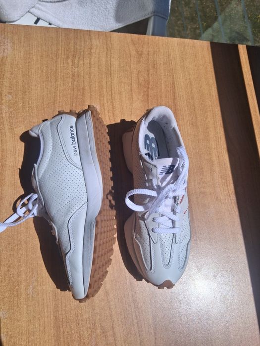 New Balance 327 Novo