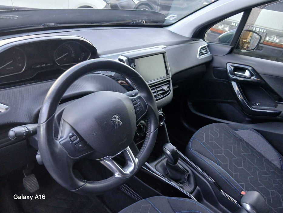 Peugeot 2008 1.5 BlueHDi Diesel Signature