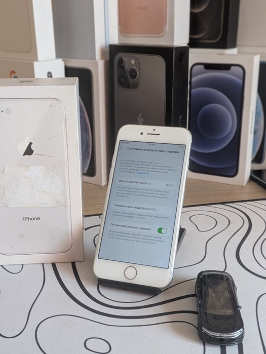iPhone 8 (64gb).