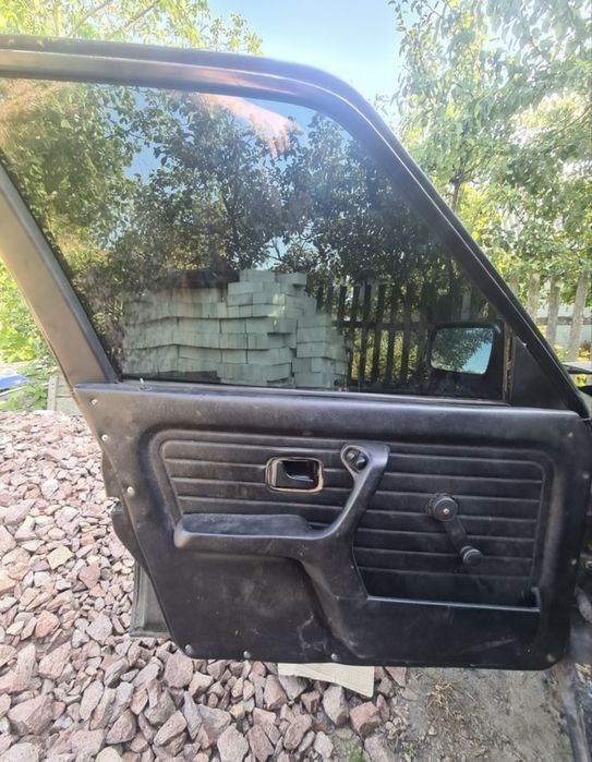Продам BMW e30 на ходу, срочно