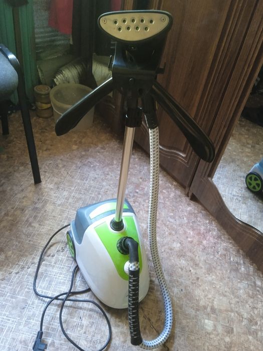 Вертикальный отпариватель  Grunhelm GS609C