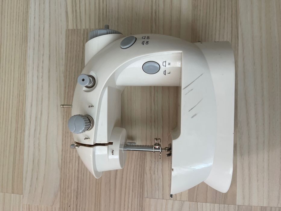 Швейна машинка запчастини