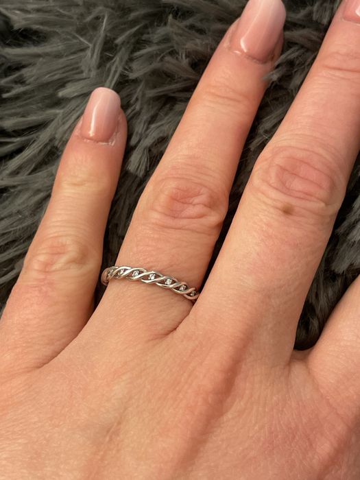 Apart srebrny pierścionek z cyrkoniami rozmiar 19/20