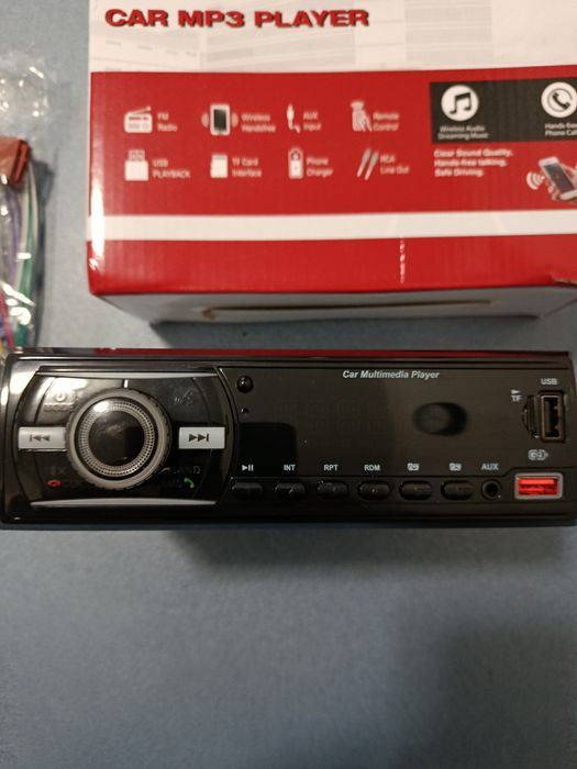 Rádio de carro novo por estrear tem tudo