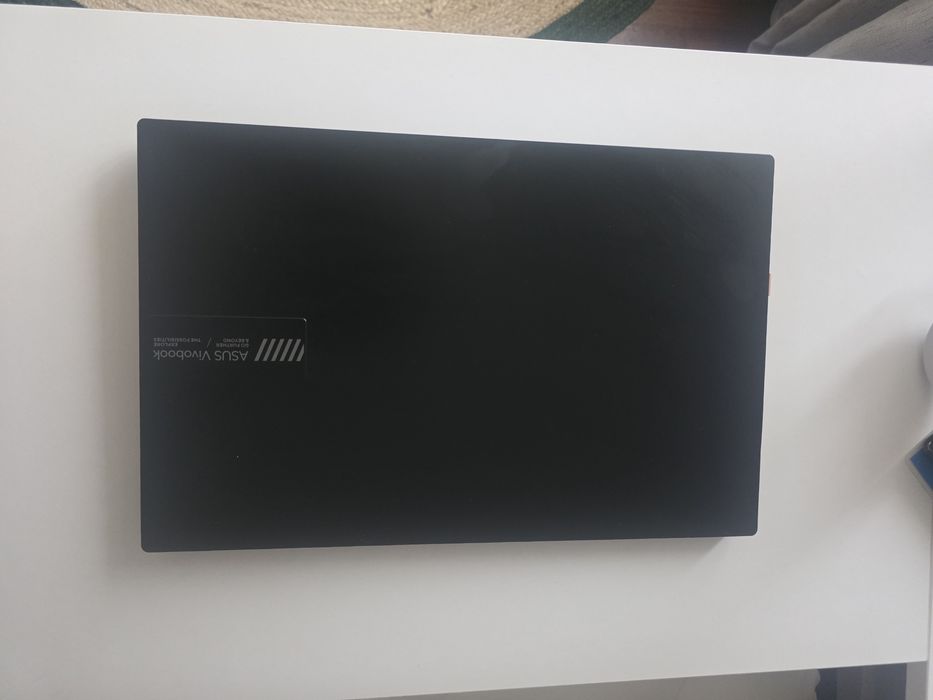 Portátil ASUS Vivobook Go 14 E1404F (14'' - AMD Ryzen 5 7520U - RAM: 8 GB - 512 GB SSD - AMD Radeon Graphics)