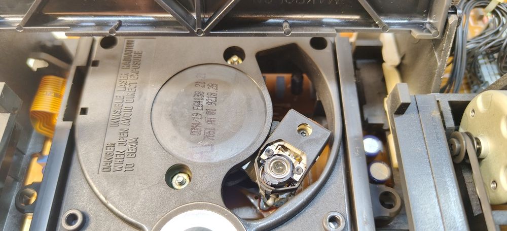 Odtwarzacz CD TECHNICS sl-pg420. Laser PHILIPS