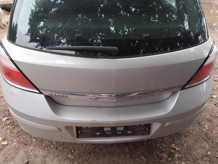 Klapa tył opel astra h z157