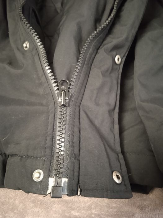 Продам фірмову куртку.Торг.