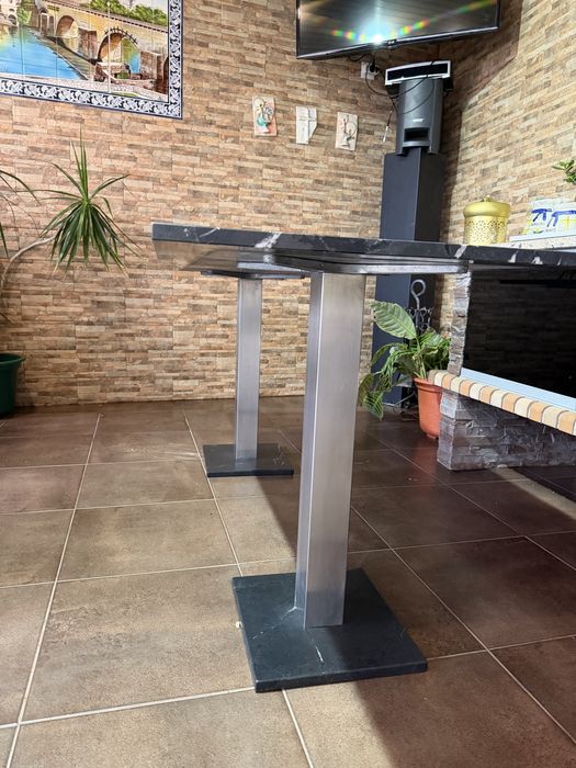 Secretária em Mármore