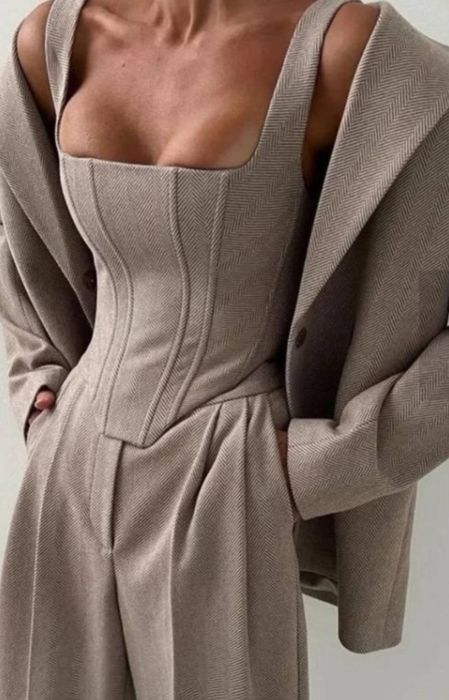 Жіночий кашеміровий костюм трійка бежевий