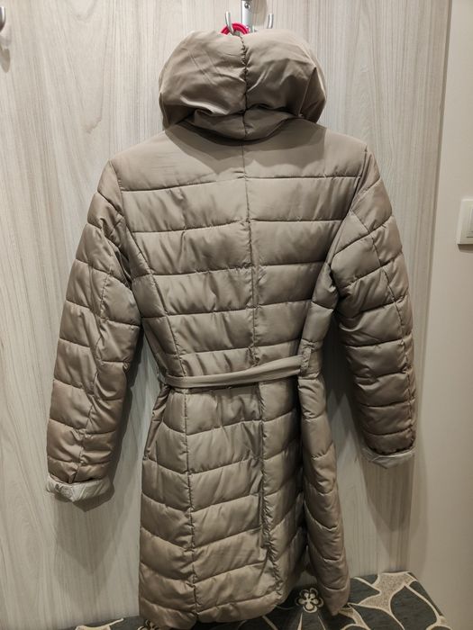 Sprzedam długą kurtkę rozm M