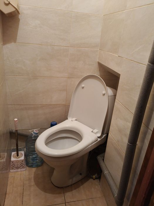Комната довгостроково центр, здається до літа.