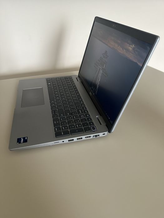 Dell Latitude 5540 15,6" IPS FHD Intel® Core i7-1370P 1.9Ghz 8GB RAM 256GB SSD