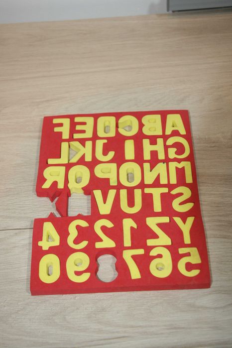 Puzzle Abecedário e Números Incompleto
