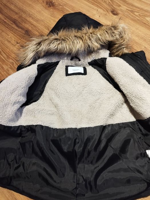 Kurtka zimowa Reserved rozm 110 z małą dziurką