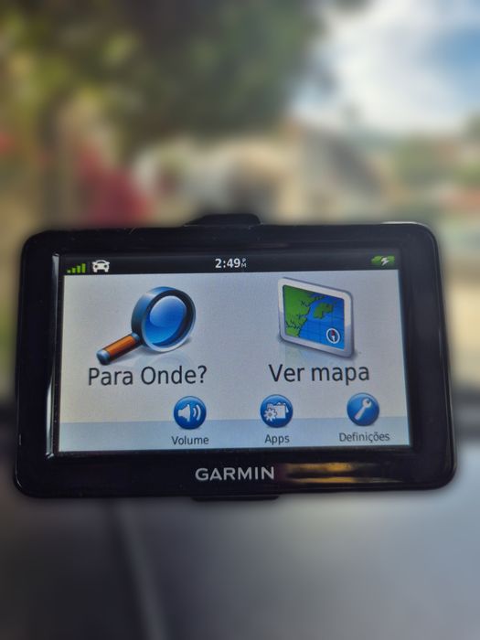 GPS Garmin com suporte e carregador de carro