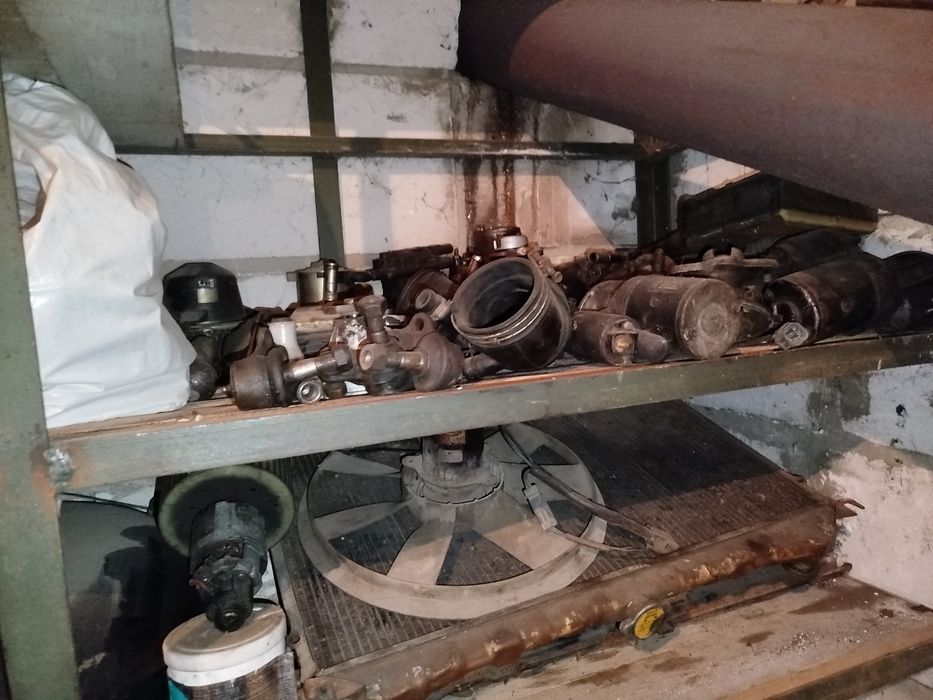 Запчастини,нисан блюборд .т12 т72