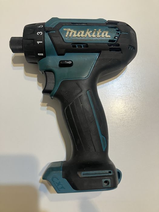 Wkrętarka makita DF033D