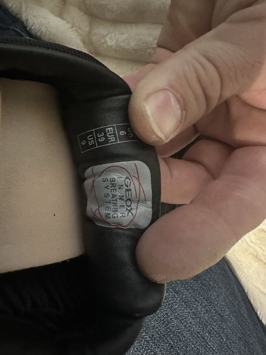 Жіночі кросівки geox