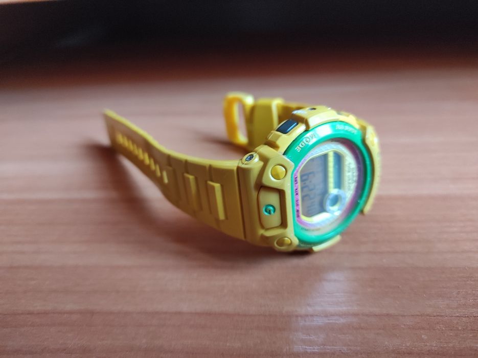 Часы Casio Baby-G BLX-100.