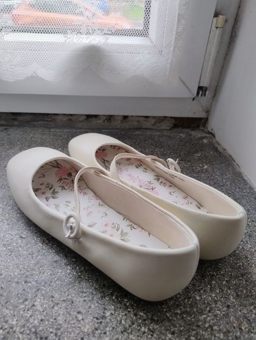 Next, baleriny z zapięciem, rozmiar 34,5. Buty komunijne.