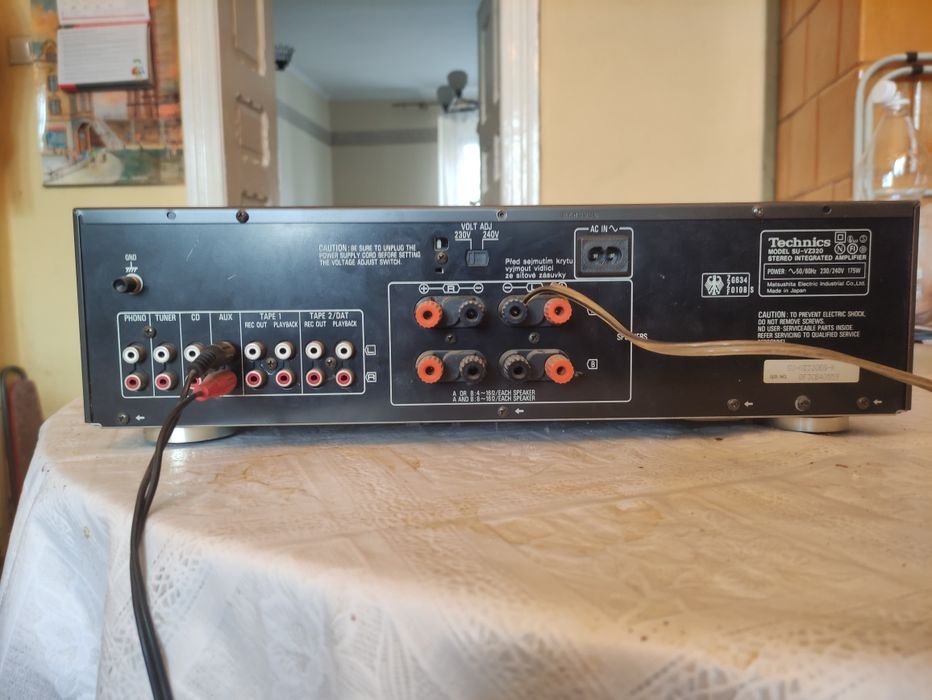 Zestaw audio (kolumny, wzmacniacz i odtwarzacz CD)