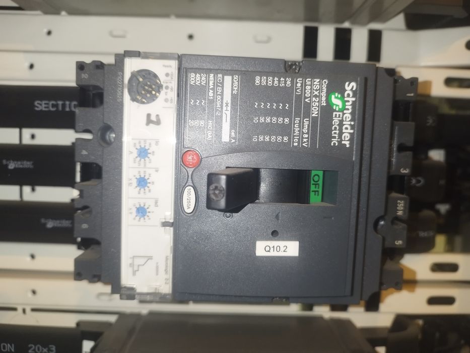 Wyłącznik Nsx160n nsx250n