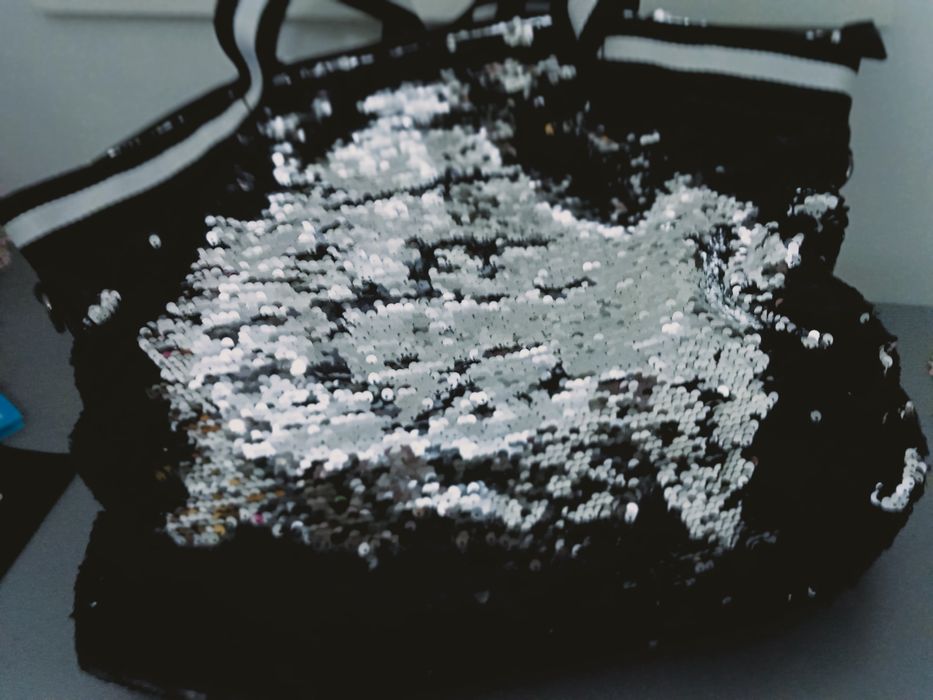 Carteira toda em payetes