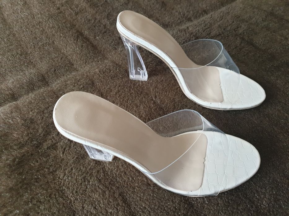 Buty damskie na obcasie