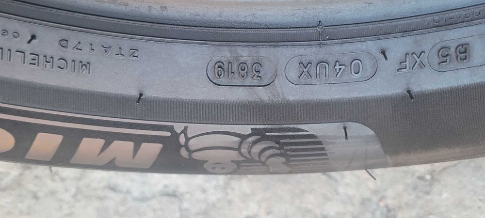 235 / 60 R  18   Michelin / Zima