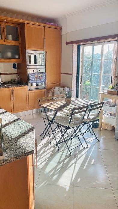 Quarto de Casal em Moradia