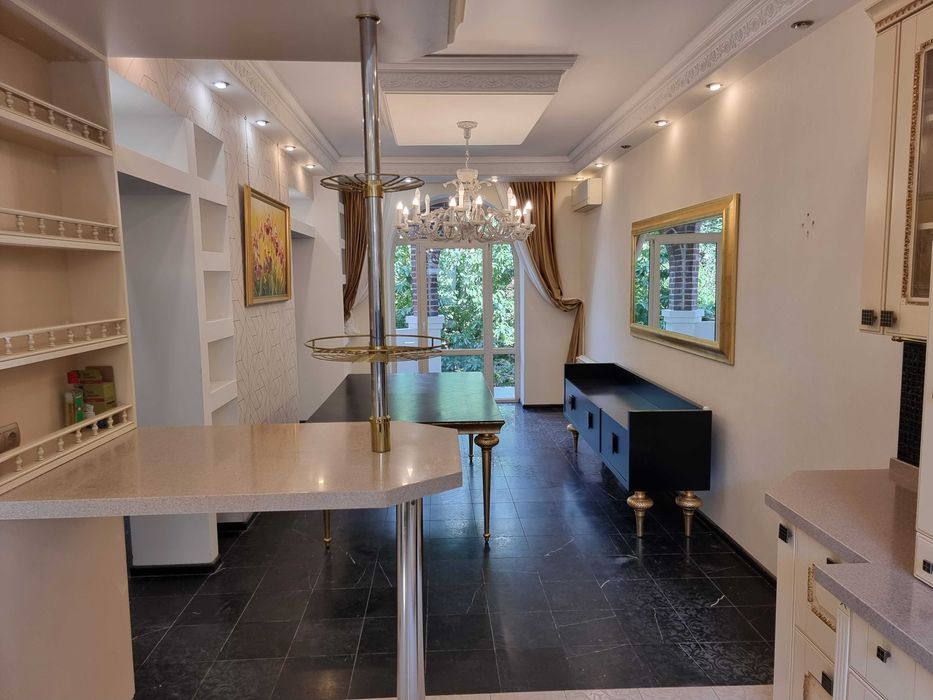 Продаж будинку в центрі, 467 кв.м. Представник власника.