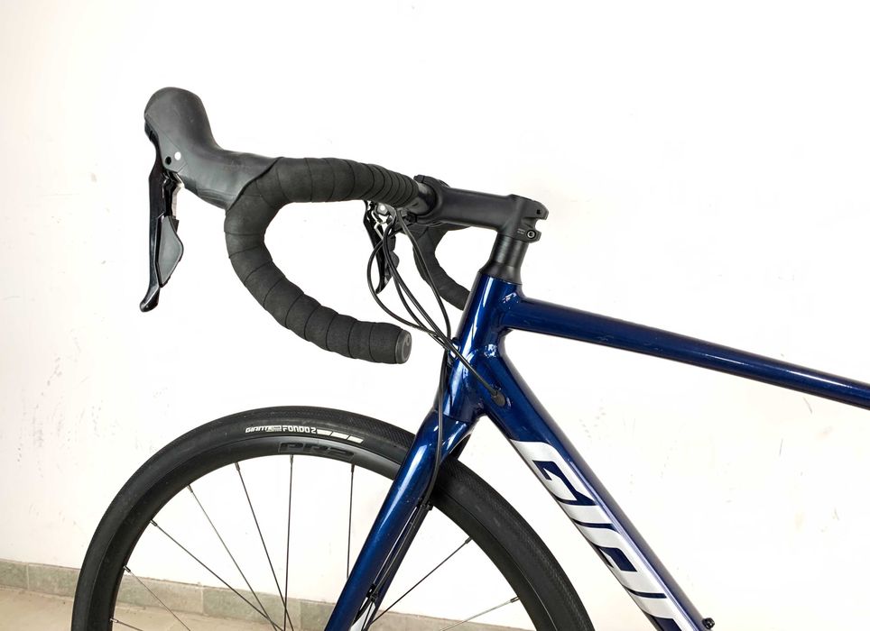 Шосейник та трохи гравел Giant Contend AR 1